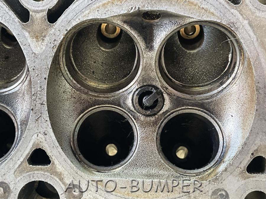 Volkswagen Passat 2005- Головка блока 06H103373J